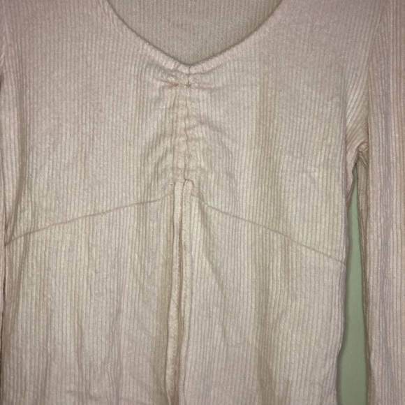Light Pink Long Sleeve V Neck - Picture 4 of 4